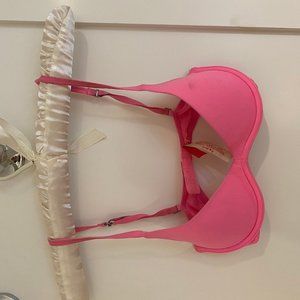 PINK Scoop neck Push Up Bra